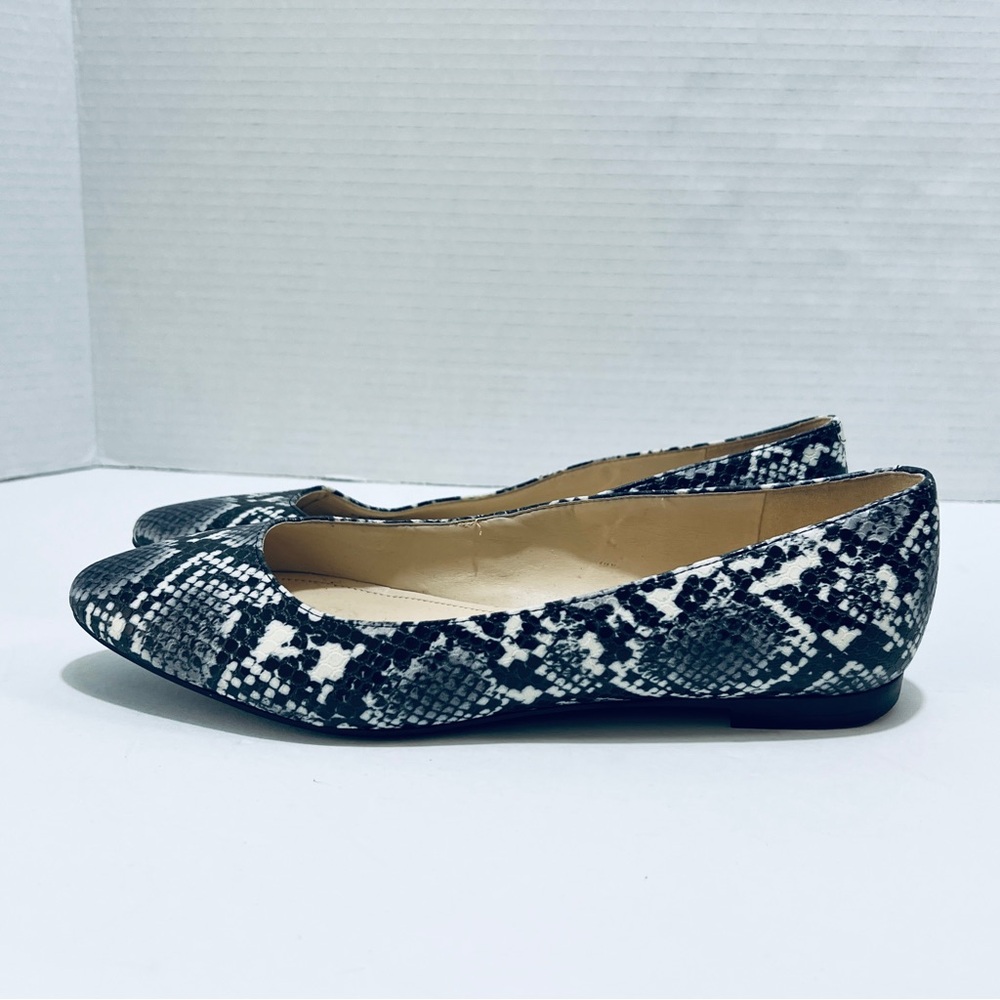 Nine West Monochrome‎ Snake Print Flats - Picture 2 of 10